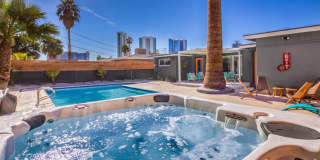 Vibrant, fully-furnished home near downtown with modern updates, pool & spa with flexible stay options! Gallery 39
