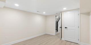 2416 E HOFFMAN Street Gallery 15