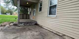 Updated 2 bed/1 bath, 780 sqft home! 1522 W High St in Springfield MO. Gallery 15