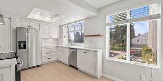 Amazing 2bed/1.5bath Condo Unit with Private Balcony in Meridian Park! Gallery 4