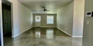 400 Lowes Boulevard - B Gallery 11
