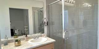 3 Bedroom town home  in Aurora Gallery 9