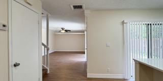 Newly Remodeled 2 bedroom 2.5 bath near Millenia Mall Gallery 5