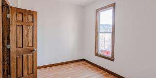 413 West Mineral Street - Upper Gallery 1