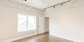 614 E Main Street Gallery 13