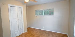 Happy and Convenient Home Near Downtown Gallery 1