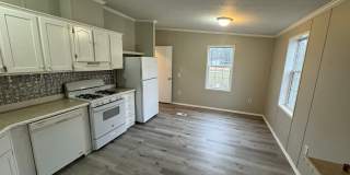 3/2 Mobile Home in Sulphur Rock Gallery 1