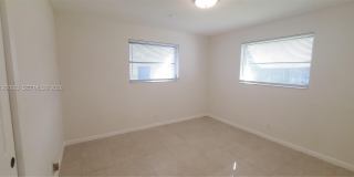 1900 N 32nd Ct Gallery 9
