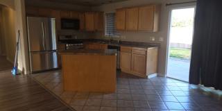 Ranch house with lots of storage. Gallery 5