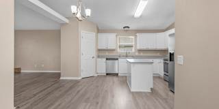 Charming 3BR Home with Fenced Yard, Garden Tub & Double Vanity Gallery 17
