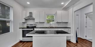 2348 Court R Gallery 16
