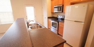 Beautiful and Bright 3 bedroom 2.5 bath Townhouse in Brightleaf with a Garage!! Gallery 7