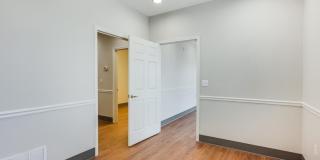 551 Westport Road Gallery 32