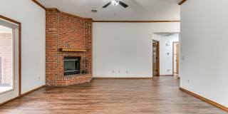 2812 Victoria Drive Gallery 42