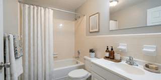 Willowbrooke Apartments & Townhomes Gallery 39