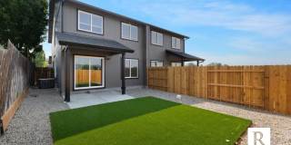 Gorgeous! Brand New 3 Bedroom Townhome in Eagle Point Gallery 14