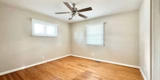 Charming 2BR with Refinished Hardwoods Gallery 14