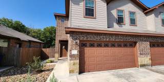 Two Story 3/2.5/2 Duplex close to Creekside Shopping and Entertainment! / Fridge / Fenced in yard /CISD Gallery 1