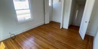 Great House in Oakland with a yard! 2 Beds, 1 Bath Gallery 28