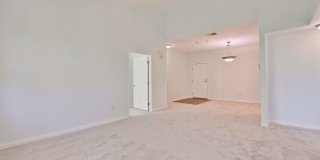 Excellent 2 Bed 2 Bath Condo - Completely Remodeled! Gallery 9
