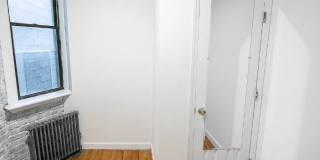250 E 3rd St Gallery 9