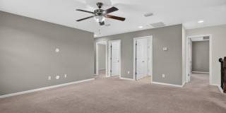 Large 4 bedroom home in Oakleaf Gallery 23