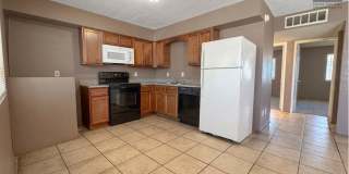 2Bed/1Bath Ground Floor Apt at Broadway Rd/32nd St! Ready for Immediate Move-In! Gallery 1
