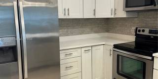 2731 Northeast 14th Street Causeway Gallery 1