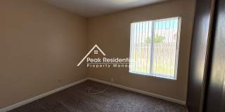 Spacious Elk Grove 3bd/2ba Triplex with Backyard Gallery 6