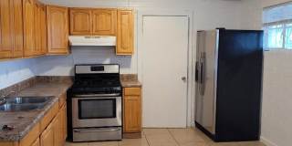 1826 N 39th Ave Gallery 1