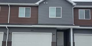 3 Bed 3 Bath Townhome Gallery 1