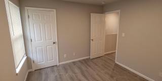 3 Bedroom Duplex! Gallery 17
