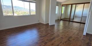 Scenic Cul-de-Sac Living with Stunning Mountain Views Gallery 8