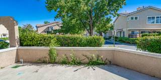 4 Bedroom Oaklane Townhome in Santa Clarita! Gallery 5