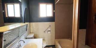 Charming Three Bedroom Home with Large Fenced Yard - Nevada St Gallery 15