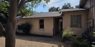 Quaint 2 Bedroom Duplex Gallery 16