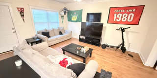 Cute 4 Bedroom Near Downtown for Pre-Lease Gallery 4