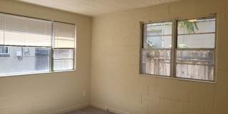 913 Willow St - 2BR/1BA apartment with yard, near Midtown - Hidden Gem! Available May 18th. Gallery 4