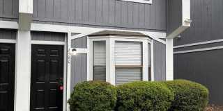 2560 SW 31st Pl Gallery 1