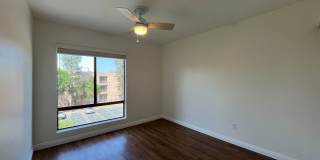 Canoga Park 2+1 w/pool + spa, gated entry + parking included! Gallery 9