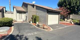 Adorable 2 bedroom 2 bathroom with 1 car garage attached Gallery 5