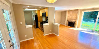 Spacious 4BD/3BA Bellevue Home with Private Backyard & Garage Gallery 5