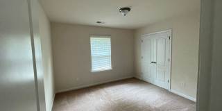 Room in 6 Bedroom Home at Agnew Dr Gallery 17