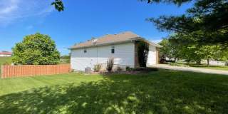 FULLY FURNISHED 4 BEDROOM, WALKOUT BASEMENT - SHORT TERM 6 MONTH RENTAL AVAILABLE IN OZARK! Gallery 6