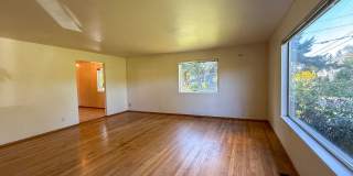 3bd/1.5ba Edmonds Home Gallery 7