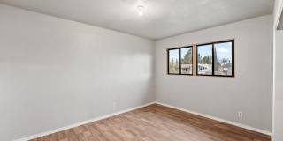 1401 E 18th St Gallery 12