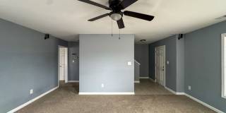 Spacious 3 Bed 2.5 Bath Home with Fenced Backyard Gallery 6