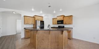 Pet Friendly 4 Bedroom Home! Gallery 9