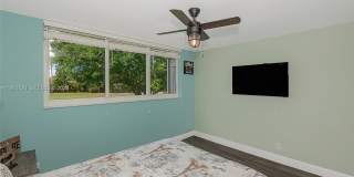 9811 N Hollybrook Lake Dr Gallery 17