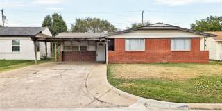 Move In Ready Home with Remodeled Interior and Bonus Space Gallery 1